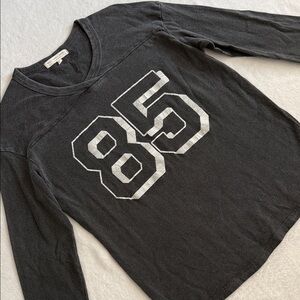 Truly Madly Deeply | Distressed 85 Graphic 3/4 Sleeve T-Shirt Dark Gray (M)